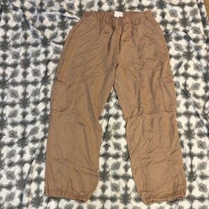 C&C California ladies pull on cargo pants. Elastic waist. Runs big